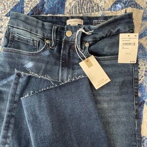 Good American always fits classic slim straight jeans